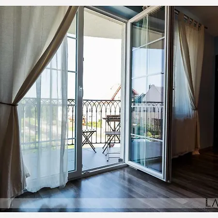 Villa La Perla - Apartamenty I Pokoje Przy Morzu 4*